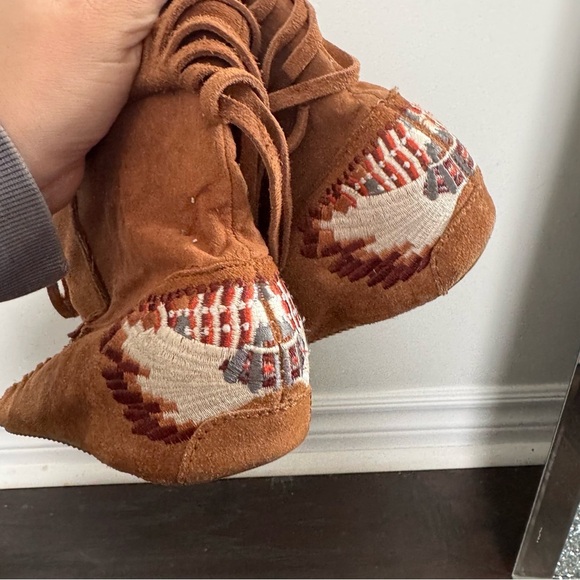 Aldo Suede Fringe Moccasin Boots | Boho Festival Western 37 - Picture 6 of 9